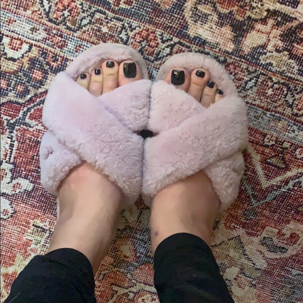 Ugg’s fuzzette in lavender